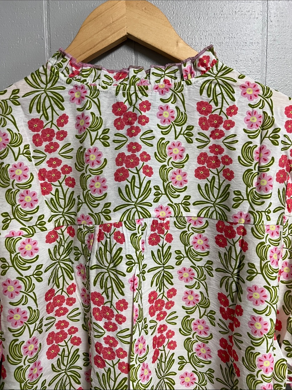 NWT GiGio USA Floral Pink & Green Top Blouse Shirt Large Pink Green Yellow - Picture 9 of 14